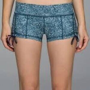 Lululemon Hot Hot Shorts Pebble Print Parfait Pink Alberta Lake Active Gym M